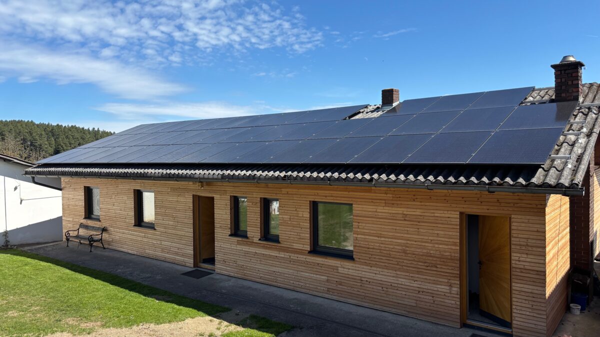 Photovoltaikanlage mit 130 kWp bei Auto Prammer